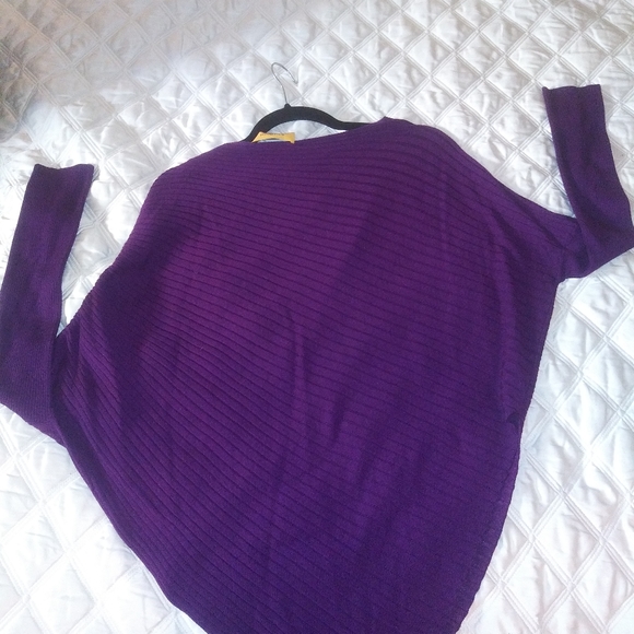 St. John Chic Sweater Sz: S/P in Violet - Picture 6 of 6